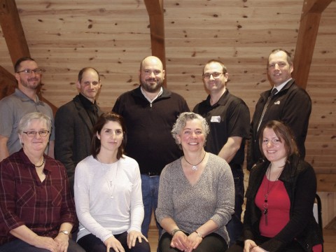 1ère rangée : Lise Desharnais, Josée Charron, Chantal Leclerc 1ère vice-présidente, Isabelle Dupré 2e rangée : Joé Desjardins, Sem Lehmann 2e vice-président, Dave Labrie président, Sylvain Boulanger, Serge Bilodeau conseiller technique